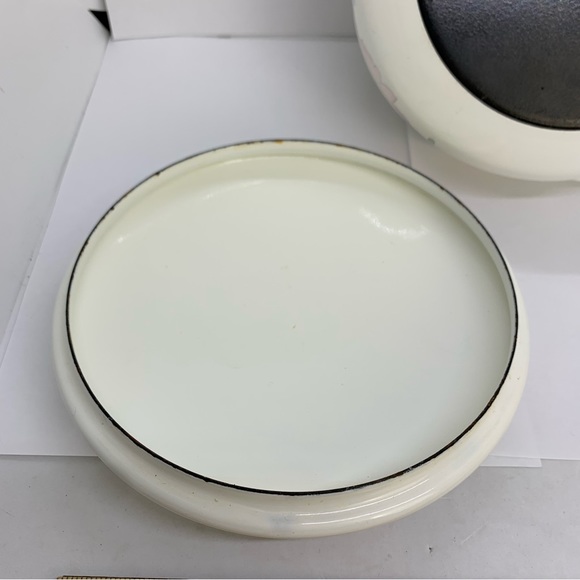 Kobe Kitchen Vintage Kobe Japan Courtney Floral Enamelware Covered